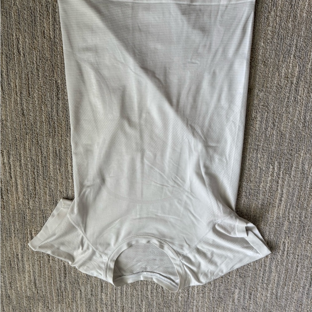 Lululemon white swiftly tech